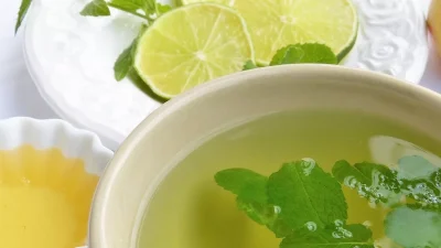 Θα πετάξετε τα καλλυντικά - Πιείτε κάθε πρωί μέλι με λεμόνι και θα δείτε τεράστια διαφορά στο...