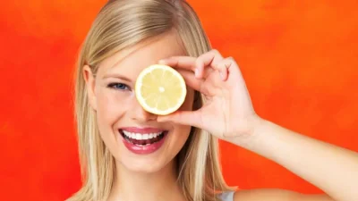 Τρίψε λεμόνι στο πρόσωπο σου και μετά ρίξε μέλι - Το θαυματουργό μυστικό που θα σε σώσει από...