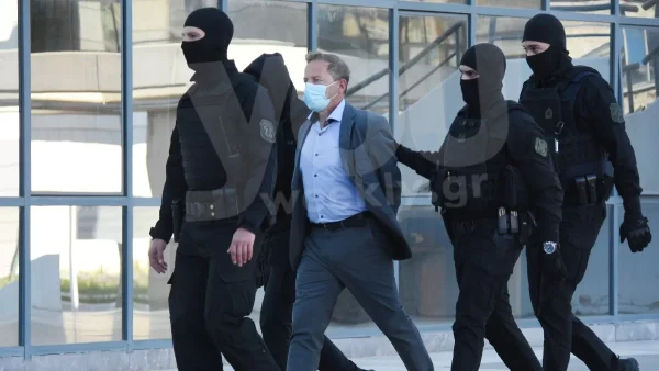 Δίκη Λιγνάδη: Συνελήφθη ο άνθρωπος που μαγνητοσκοπούσε τη διαδικασία