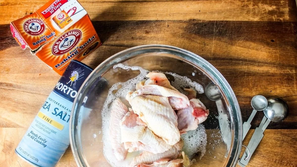 Το μυστικό των γιαγιάδων - Ρίξτε 1κουταλάκι μαγειρική σόδα στο κοτόπουλο πριν το βάλετε στην κατσαρόλα  και...