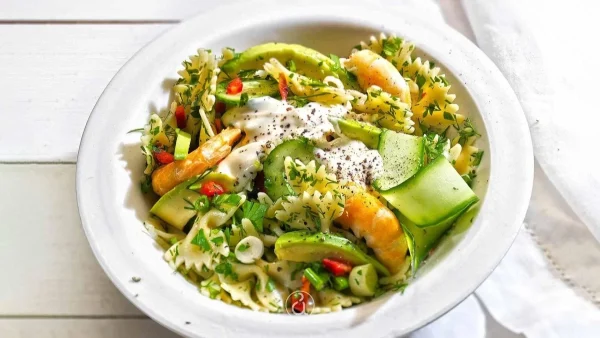 Δροσιστική και πεντανόστιμη: Γρήγορη μακαρονοσαλάτα με γαρίδες - Θα γλείφεις τα δάχτυλά σου