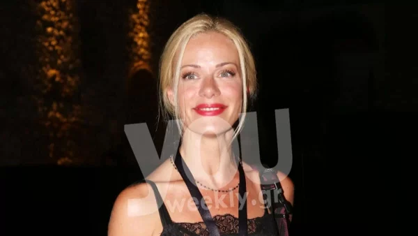 Εκεί βρίσκεται όταν δε δουλεύει - Με ίνοξ και ξύλινες επιφάνειες το μοντέρνο διαμέρισμα της Μακρυπούλια