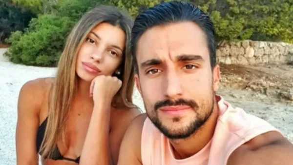 Στιγμές χαράς για την Μαριαλένα Ρουμελιώτη - Πήρε το πτυχίο της με τον Κατσούλη στο πλευρό της