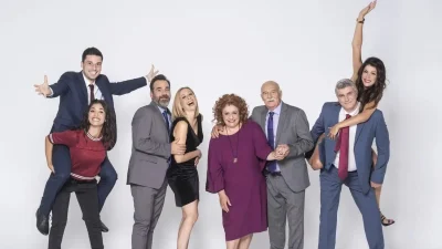 Η Κλέλια Ρένεση έδωσε spoil και δημοσίευσε  υλικό από τη επίσημη φωτογράφιση για τον 10ο χρόνο της «Μουρμούρας»