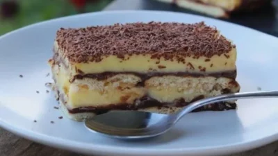 Έτοιμο μέσα σε 15 λεπτά το πιο νόστιμο μπισκοτογλυκό ψυγείου της Αργυρώς Μπαρμπαρίγου