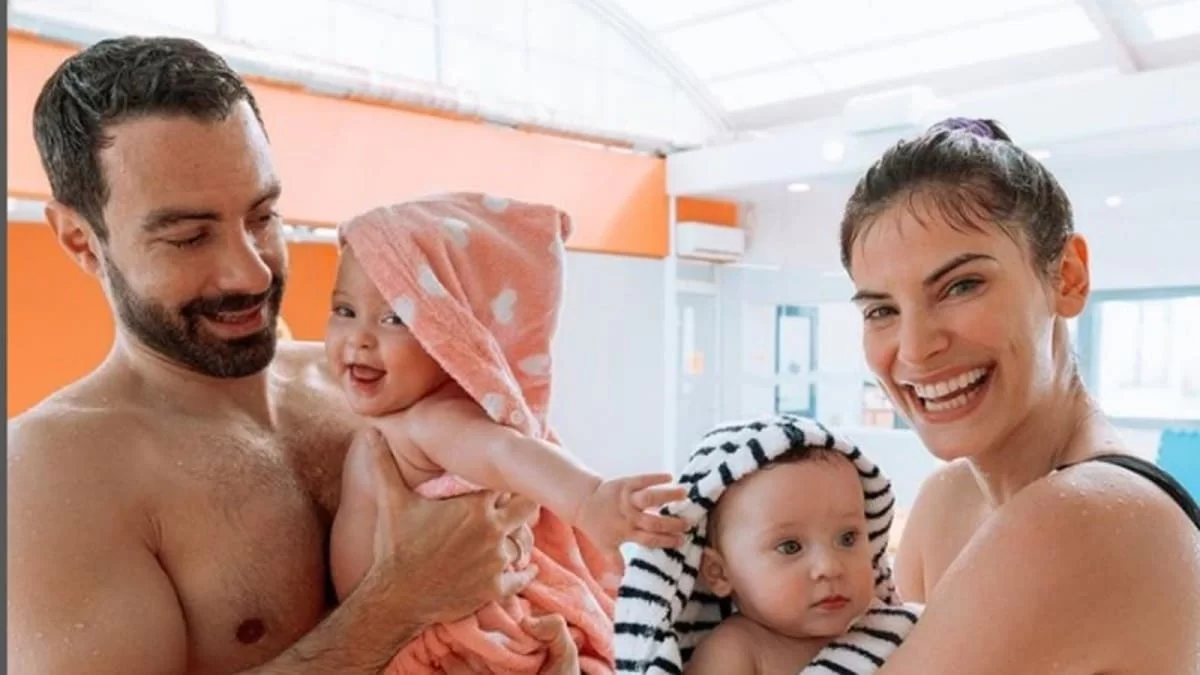 Στιγμές χαράς για τη Χριστίνα Μπόμπα - Στο πλοίο με τις μικρές