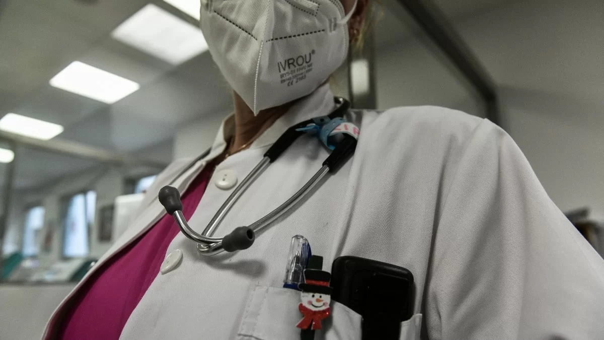 Νοσηλεύτρια στην Κέρκυρα δέχθηκε επίθεση γιατί ζήτησε να φορέσει μάσκα ένας συνοδός ασθενούς