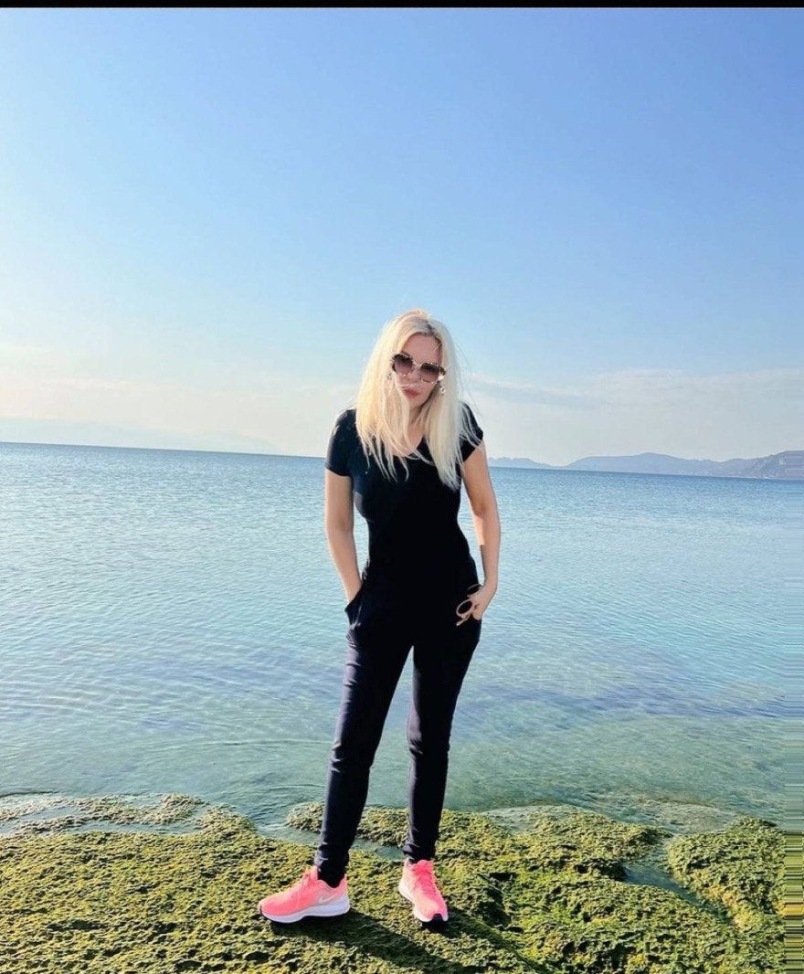 Ανίτα Πάνια σώμα