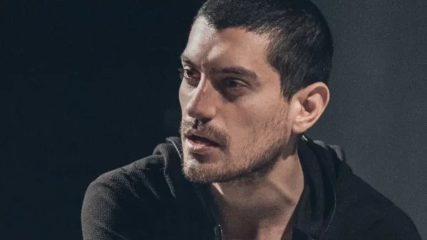 Ο Αργύρης Πανταζάρας ποζάρει μαζί με τον Αγγέλου - Τα επόμενο επαγγελματικό βήμα του ηθοποιού μετά τον Σασμό