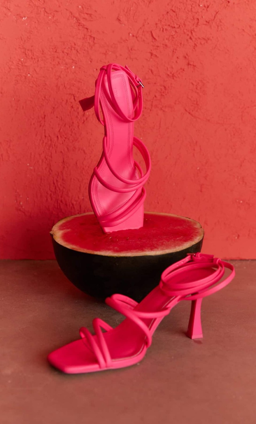 Τα απόλυτα πέδιλα από τα Stradivarius