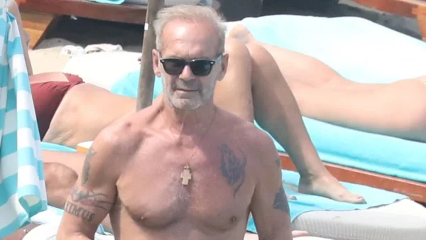 Στο "σφυρί" τα δυο ακίνητα του Πέτρου Κωστόπουλου στην Μύκονο συνολικού ύψους 90.000 ευρώ