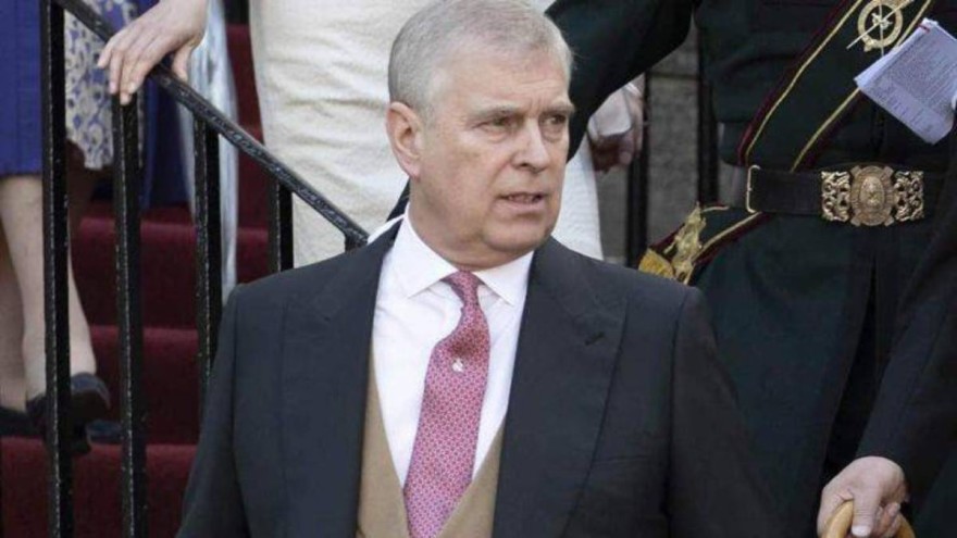 Θετικός στον κορωνοϊό ο γιος της βασίλισσας Ελισάβετ