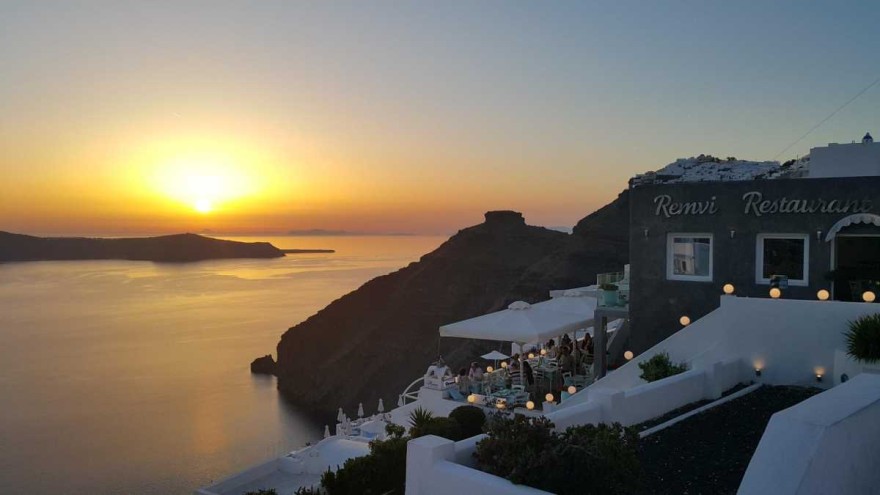 Remvi Restaurant σαντορίνη