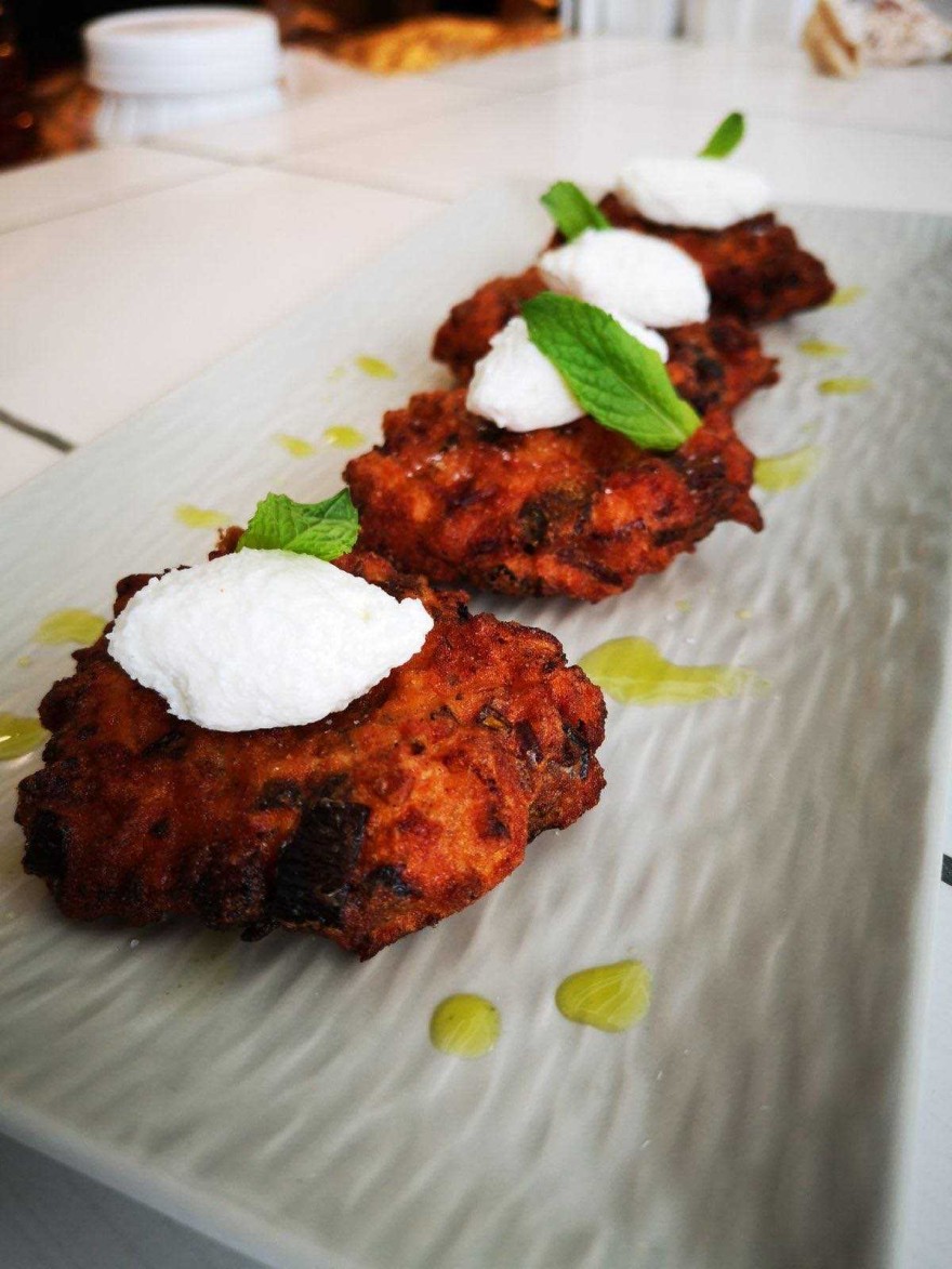 Remvi Restaurant σαντορίνη