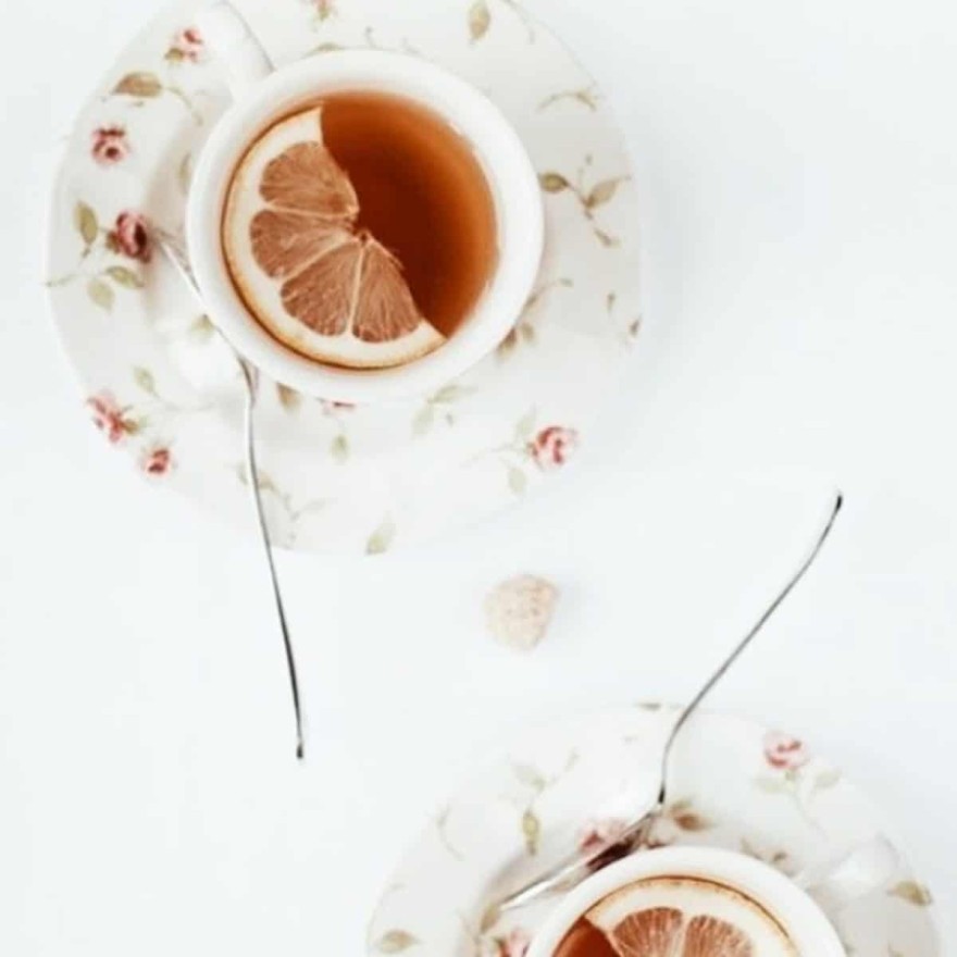 To σπιτικό ρόφημα της Τατιάνας Στεφανίδου με λεμόνι