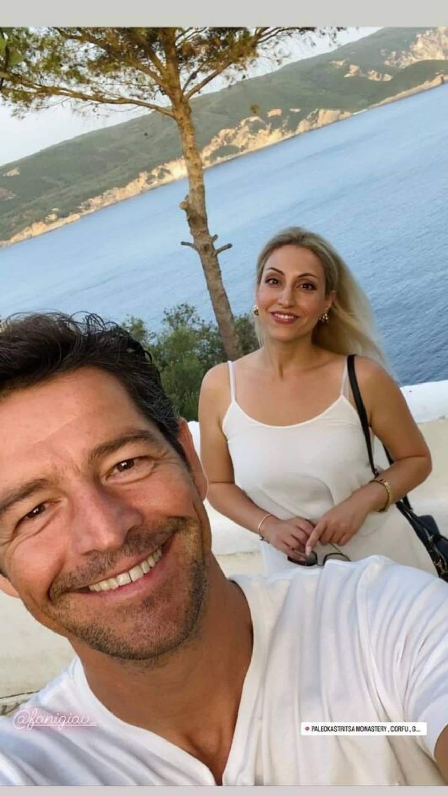 Ο Ρουβάς απολαμβάνει διακοπές με τη Φανή στην Κέρκυρα
