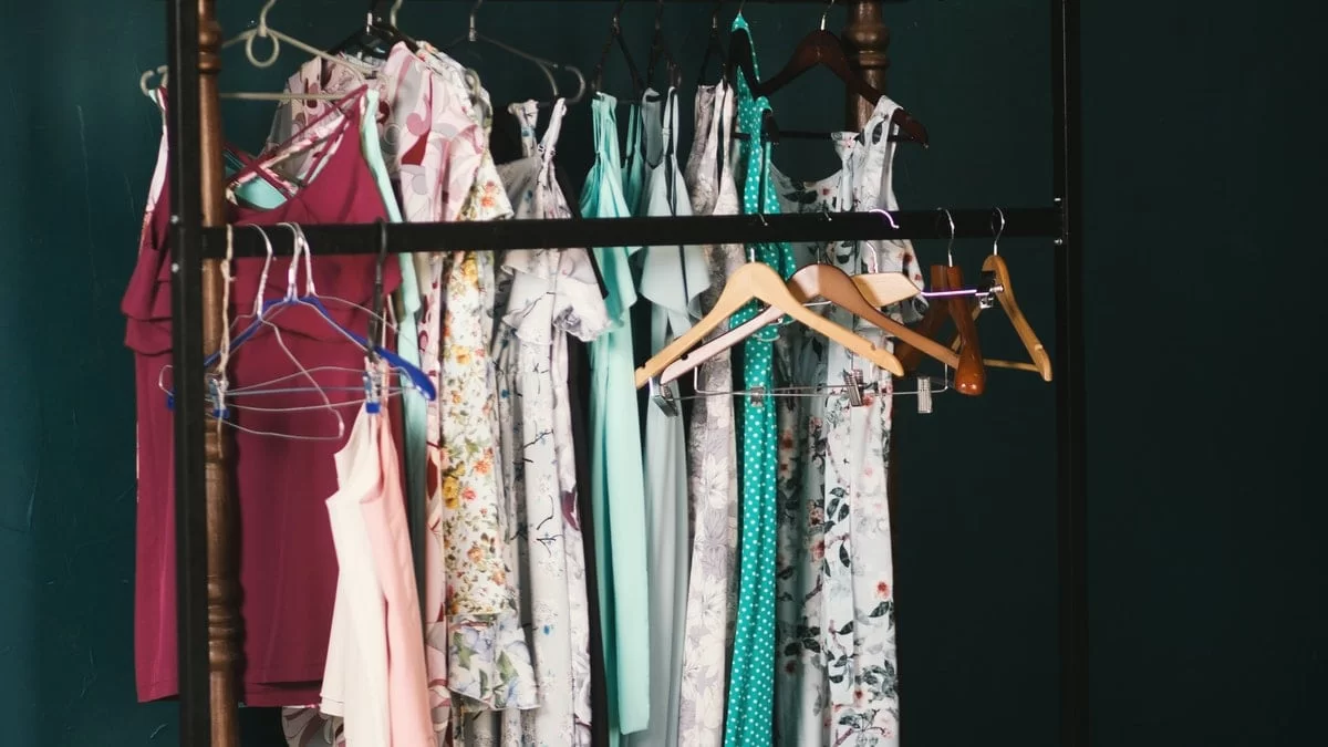 Το πιο περιζήτητο φόρεμα: Βγαίνει σε 3 χρώματα, έχει για λίγες ημέρες μόνο 9 ευρώ και ανήκει σε πασίγνωστη εταιρεία