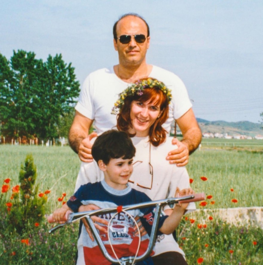 Η ανάρτηση του Σπύρου Νικολαΐδη για τον θάνατο της μητέρας του