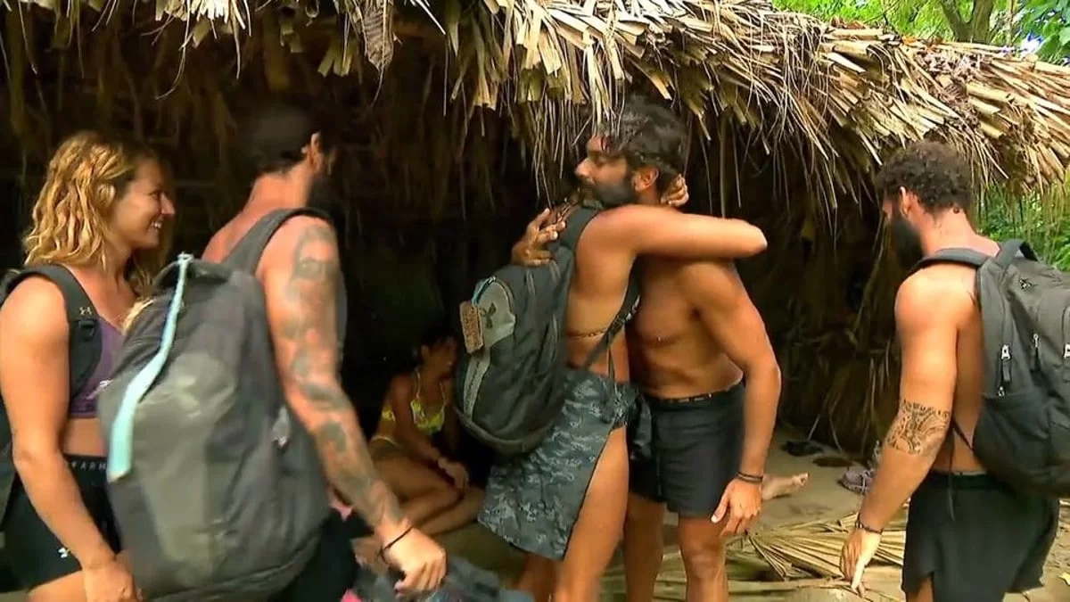 Survivor 5: «Θα κάνουμε αγκαλιές και φιλιά...» - Η αγκαλιά Σπύρου με Ασημίνα προκάλεσε έντονα σχόλια