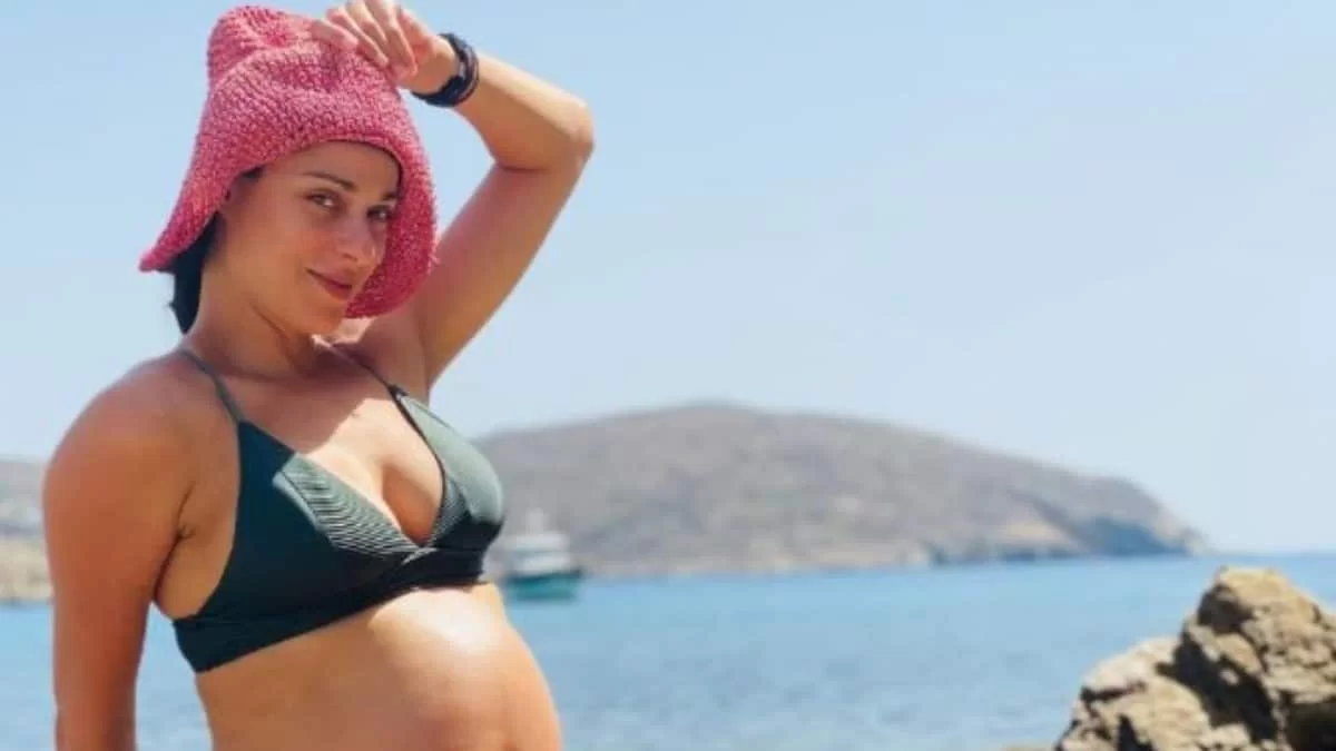 Ευαγγελία Συριοπούλου - Το μωράκι της μεγάλωσε και φωτογραφίζονται αγκαλιά