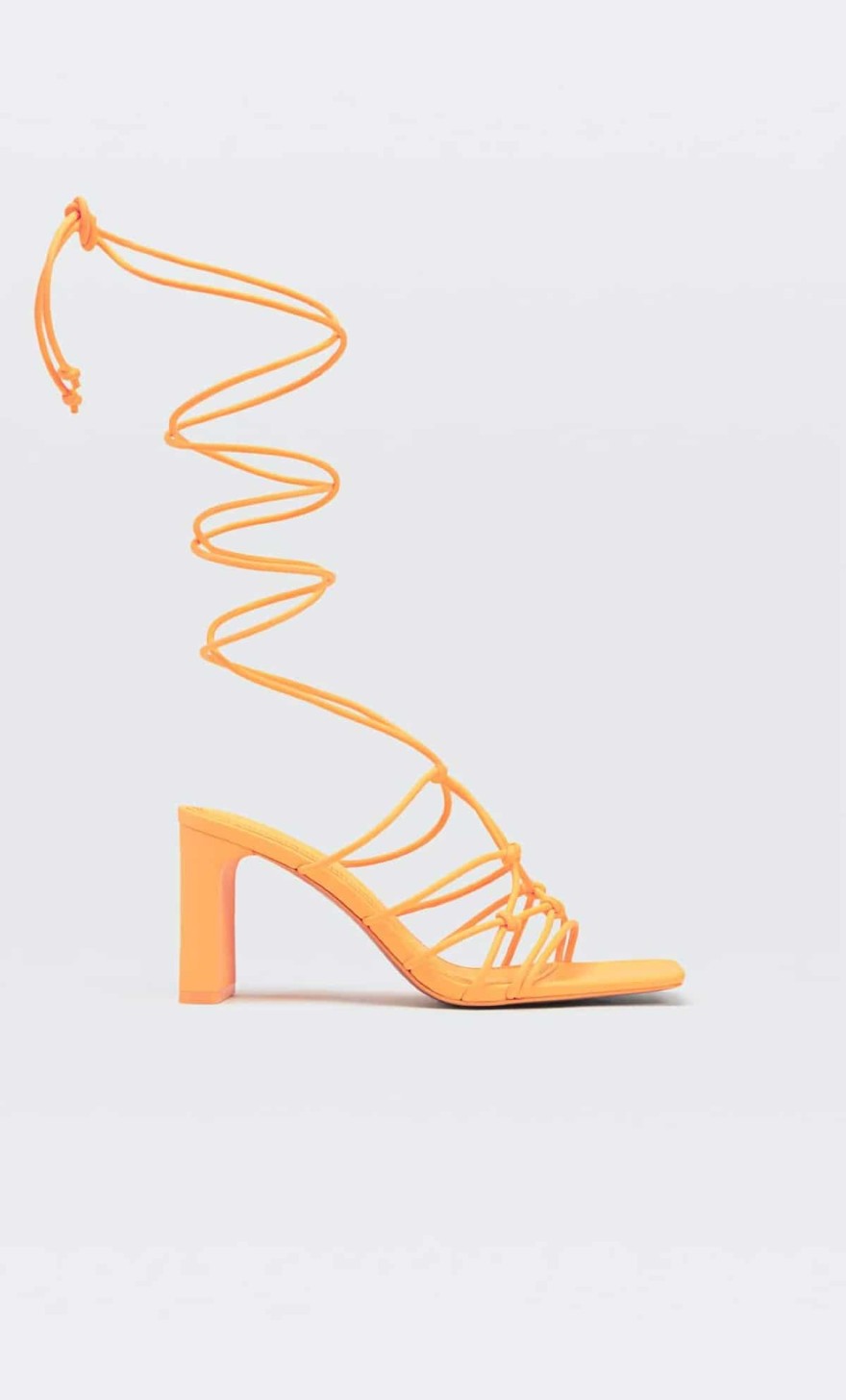 Τα πέδιλα από τα Stradivarius