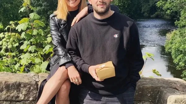 Ανείπωτη τραγωδία για γνωστό τραγουδιστή - Πέθανε η αρραβωνιαστικιά του τη μέρα του γάμου τους