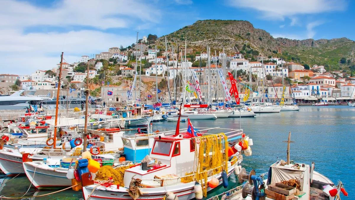 Οι πιο περιζήτητοι προορισμοί για το τριήμερο του Αγίου Πνεύματος - Αγγίζουν το 80% και 90% σε πληρότητα