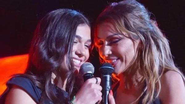 Απίστευτο ντοκουμέντο - Η κρυφή πρόβα της Βανδή με την κόρη της πριν ανέβουν στη σκηνή μαζί