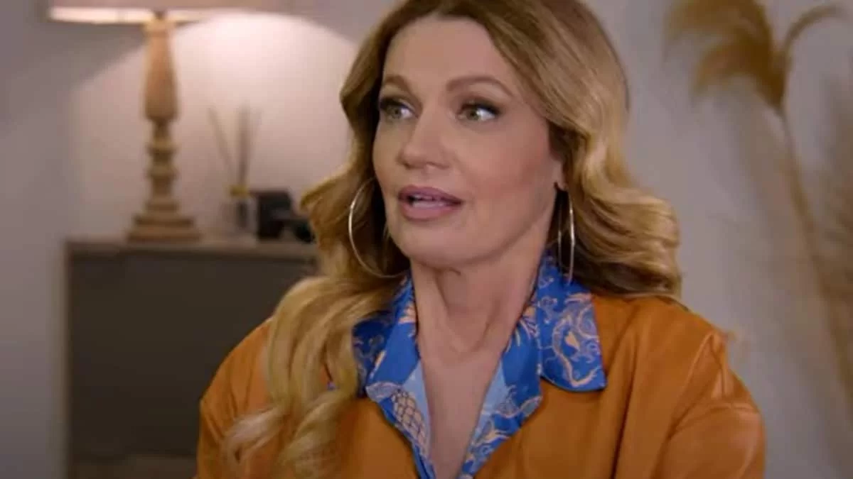 Άσε μας ρε μαμά: Ρωξάνη και Δημήτρης δεν κρύβονται και ζουν τον έρωτά τους