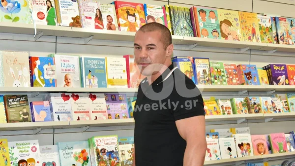 Μιχάλης Ζαμπίδης: Με μικροσκοπικά φορμάκια στα χέρια και παιχνίδια για τις κόρες του - Αποκλειστικές φωτογραφίες