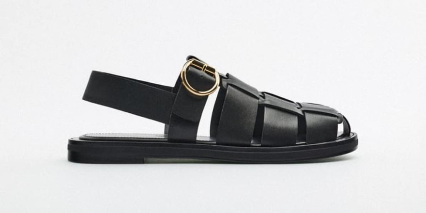 Μαύρο σανδάλι Zara