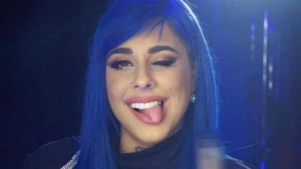 Ξεκίνησε και πάλι το κάπνισμα - Το πρώτο βίντεο της Super Κική μετά την αποβολή του μωρού της