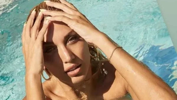 Δεν έβαλε τυχαία το φόρεμα αυτό - Η νέα όλο νόημα ανάρτηση της εγκυμονούσας Κωνσταντίνας Σπυροπούλου