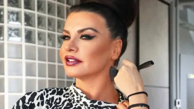 Γενέθλια στην παραλία για τη Νίνα Λοτσάρη - ''Έλιωσε'' στην αγκαλιά του συντρόφου και των παιδιών της