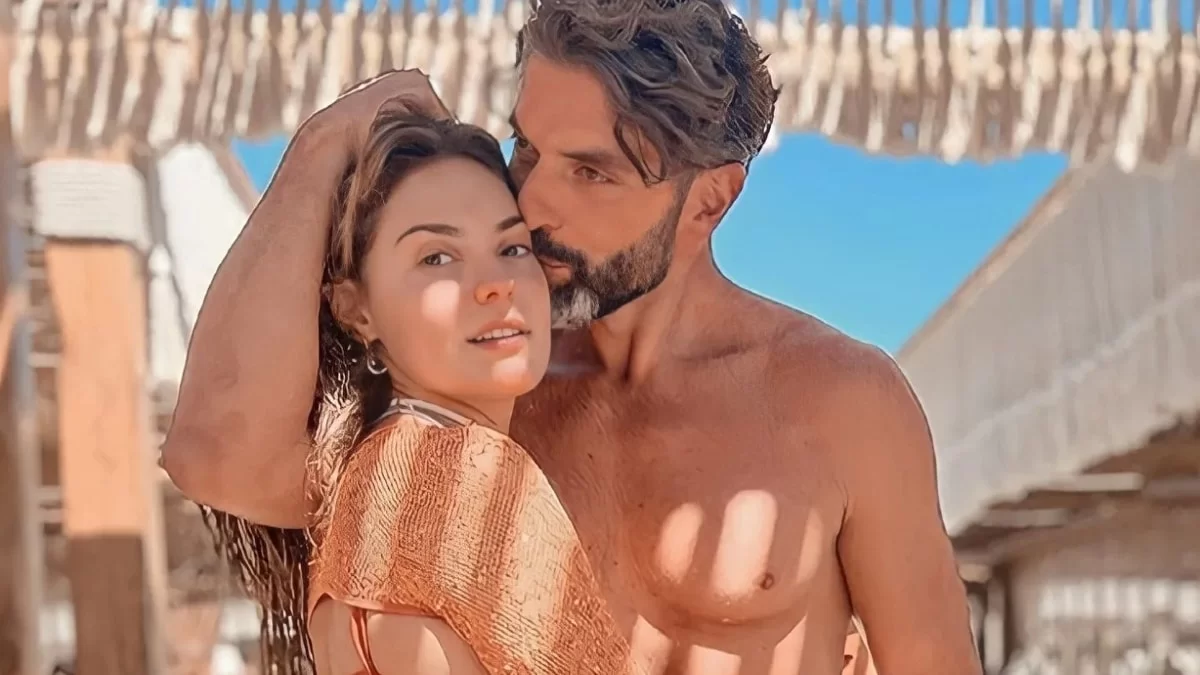 Με μικροσκοπικό λευκό μπικίνι η Βρισηίδα Ανδριώτου στη Μύκονο - Σου βρήκαμε παρόμοιο με 17,98 ευρώ