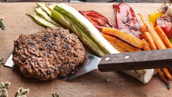Της διαίτης - Ζουμερά μπιφτέκια με λίγες θερμίδες και λίγα λιπαρά