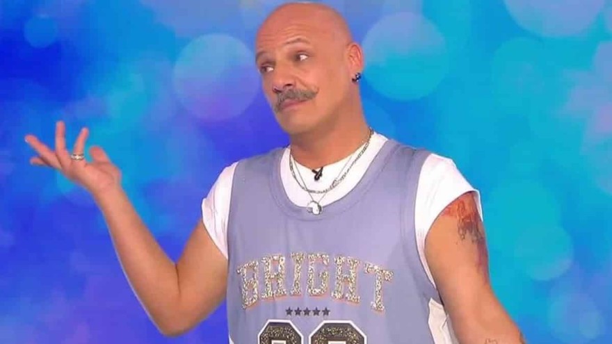 Συνεργάτιδα του Μουτσίνα τον αφήνει και πάει στην Σκορδά;