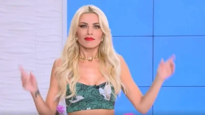 Παραλίγο και θα τα βλέπαμε όλα! Γλύτωσε στο παρά τσακ η Καινούργιου να μην γίνει "ατύχημα"