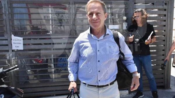 "Έσφαξαν" με το γάντι τον Δημήτρη Λιγνάδη οι χρήστες στο Twitter - «Ανύπαρκτη Δικαιοσύνη ελεύθερος παιδεραστής»