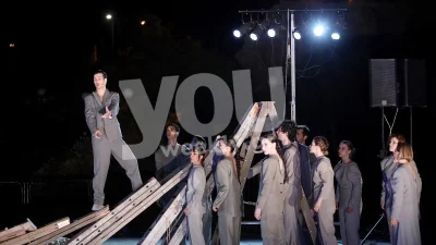 Παρέα με τους φίλους τους από τις Άγριες Μέλισσες - Χειλάκης και Ροϊλός καταχειροκροτήθηκαν στο Κατράκειο