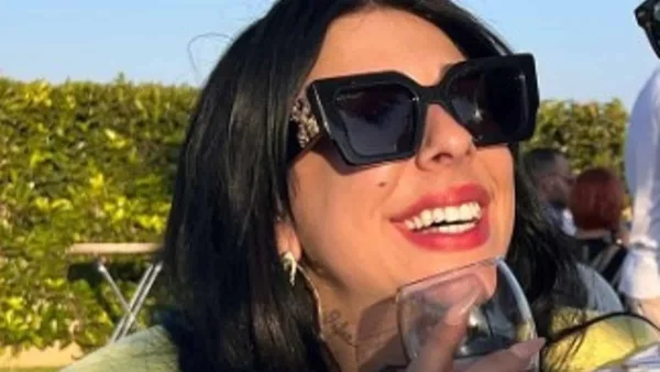 Για πρώτη φορά η εγκυμονούσα Super Κική μας δείχνει την κοιλίτσα της