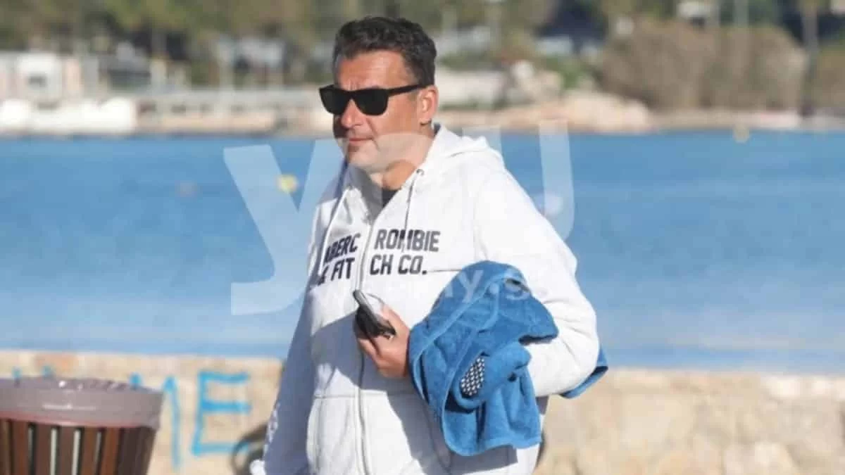 Στο "σφυρί" το σπίτι του Γιώργου Λιάγκα στην Τήνο - Η είδηση του κάνει το γύρο του διαδικτύου