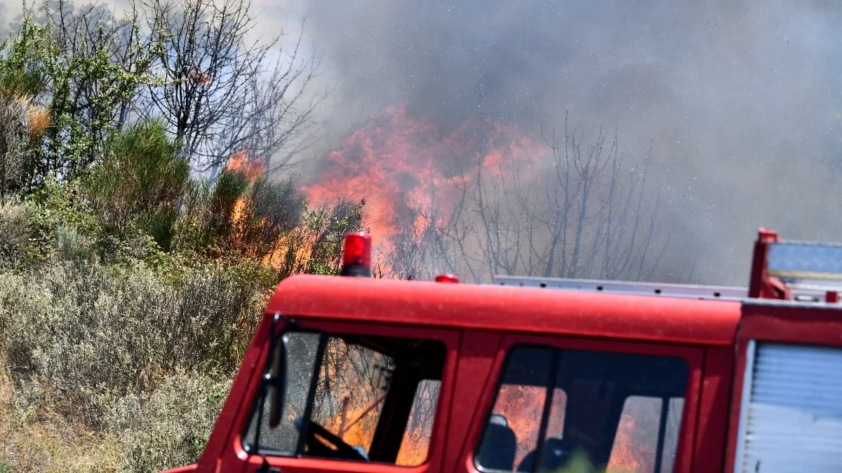 Μεγάλη φωτιά στην Ελευσίνα