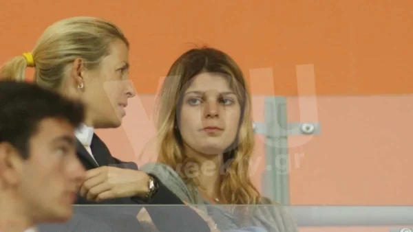 Δεν βγαίνει, δε βοηθάει τον κόσμο, δε δίνει ένα ευρώ - Πώς κατέληξε σήμερα η Αθηνά Ωνάση