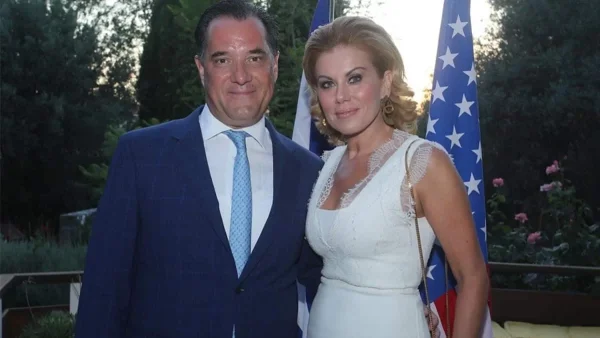 Οι δυσκολίες φέρνουν πιο κοντά Άδωνι και Μανωλίδου - Η νέα κοινή έξοδος μετά τις ψευδείς ειδήσεις στο Twitter