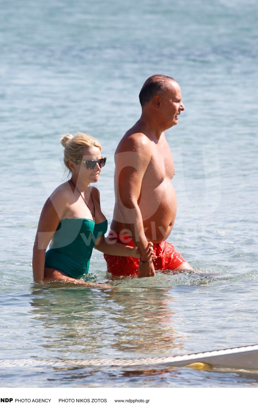 Μαρία Μπεκατώρου αρετουσάριστη φωτογραφία μαγιό