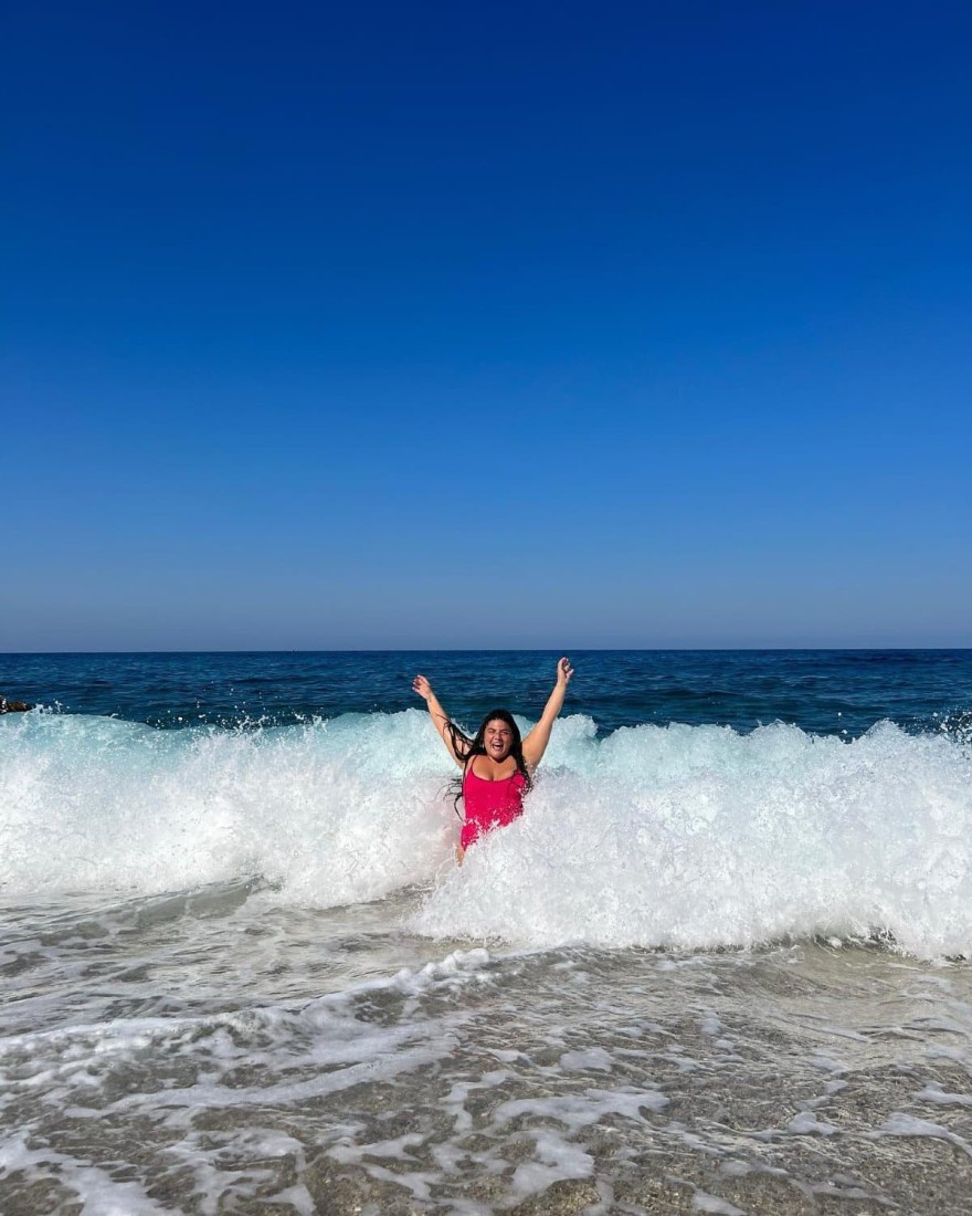 Η Δανάη Μπάρκα ξεβράστηκε από τα κύματα