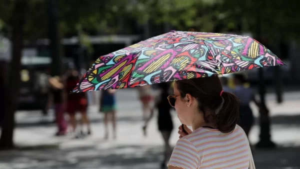 Καιρός: Πλησιάζει ο καύσωνας στην Ελλάδα - Μέχρι πόσο θα ανέβει ο υδράργυρος;