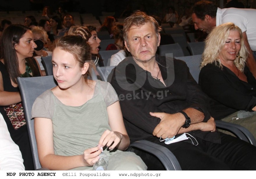 Απόστολος Γκλέτσος - Γυναίκα και κόρη