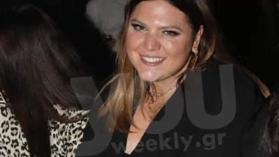 Με ολόσωμο μαγιό και ασορτί μαντήλι στο κεφάλι - "Έριξε" το Instagram η Δανάη Μπάρκα